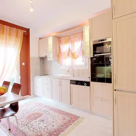 Prime Luxury Front Vrasná