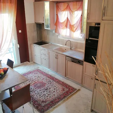 Prime Luxury Front فيلة