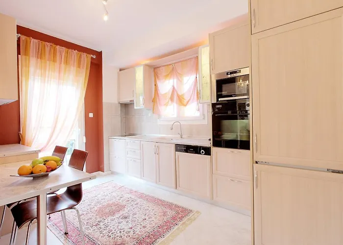 Prime Luxury Front Vrasná